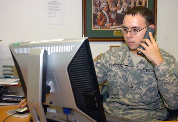 Especialista paralegal del ejército (MOS 27D)