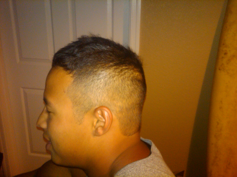 peinado militar alto y apretado