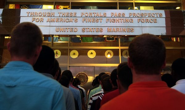 horario del campo de entrenamiento marino: reclutas el día 1