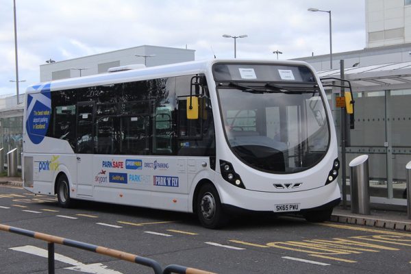 autobús aparcar y volar