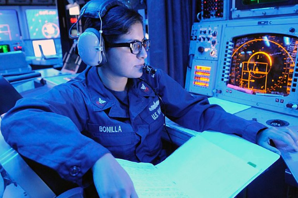 Técnico de sonar de la Marina de los EE. UU. ST