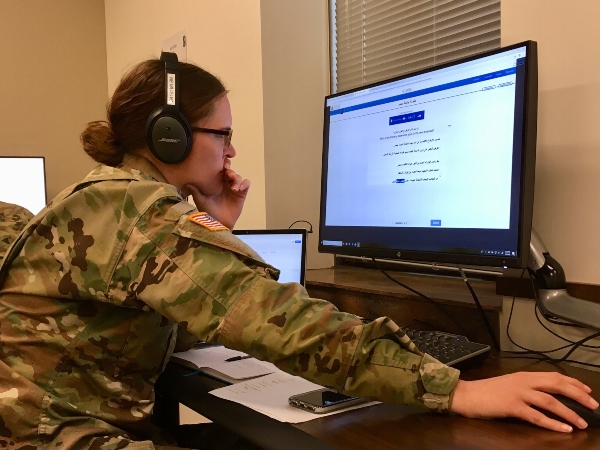 Linguist criptológico del ejército MOS 35P