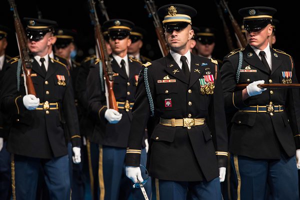 Qué hacer con los viejos uniformes militares