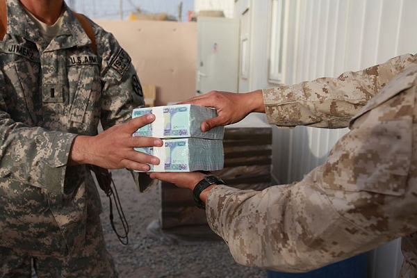 Empleado de almacén MOS 3051