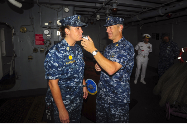 abusar del alcohol o las drogas puede hacer que reciba una baja que no sea honorable