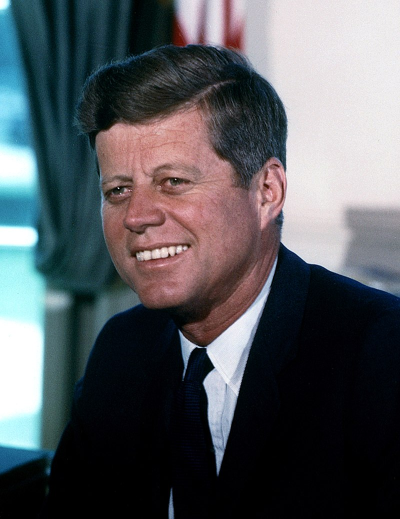 el presidente john f kennedy era oficial de la marina de los estados unidos