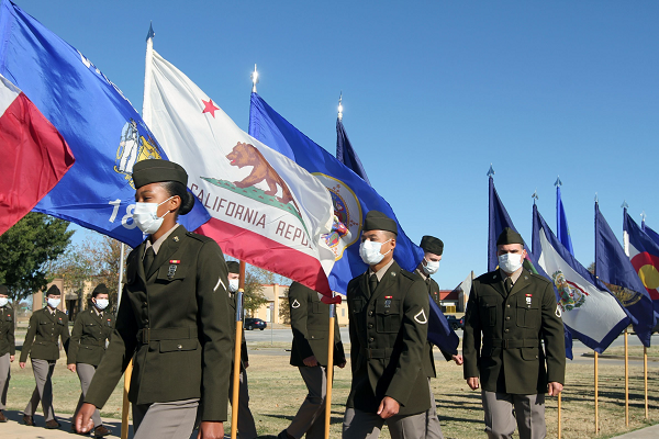 Los uniformes de clase A y C del ejército explicaban