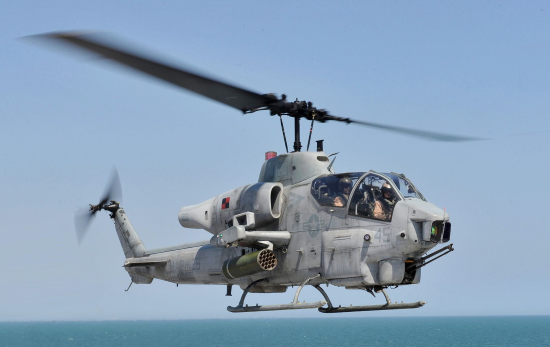 Helicóptero militar ah-1w super cobra
