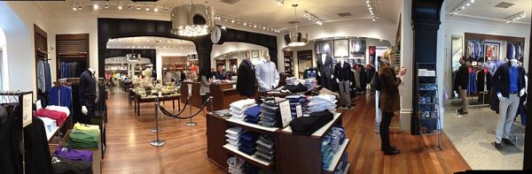 800px-Banana_Republic,_107_E_42nd_St,_New_York,_NY_10017,_USA_-_Mar_2013