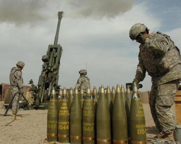 miembro de la tripulación del cañón del ejército MOS 13B