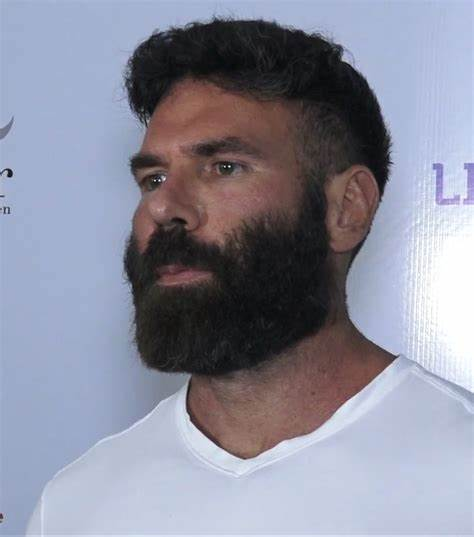dan bilzerian sirvio en el ejercito aunque fue muy breve