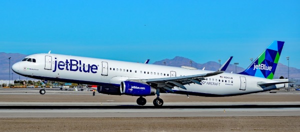Jetblue ofrece descuentos, equipaje documentado gratis para miembros selectos y más.