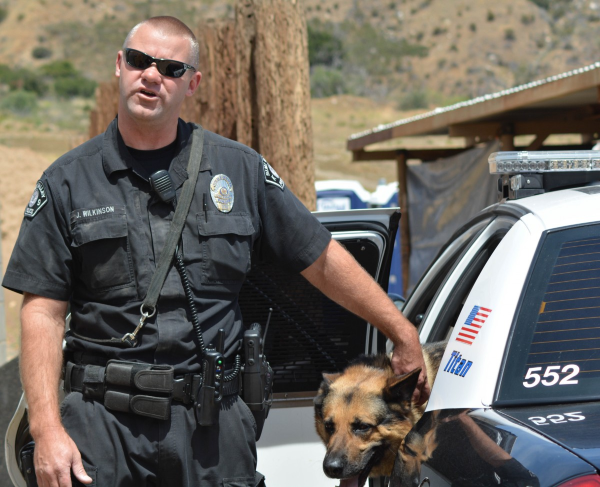 oficial de policia trabajo veterinario