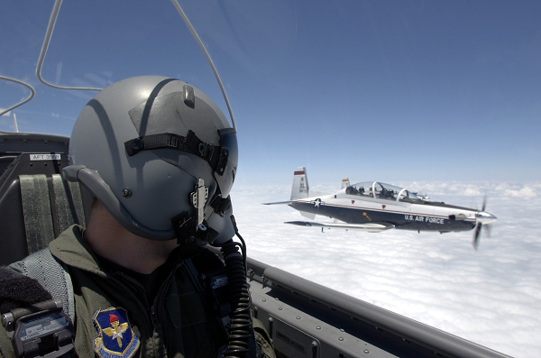 Requisitos del piloto de la Fuerza Aérea