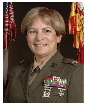 angela salinas - famosas mujeres marines